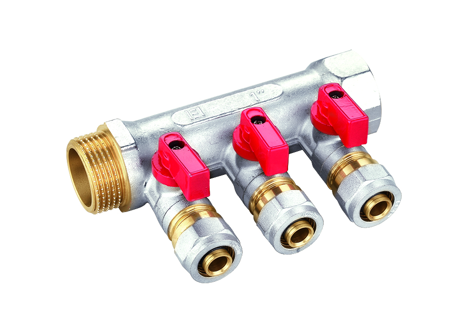 Rozdeľovač s guľovými ventilmi s červenou rukoväťou, 4-cestný 16x1